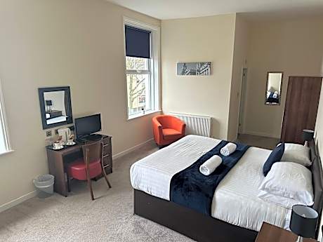 Classic Twin or Triple Room