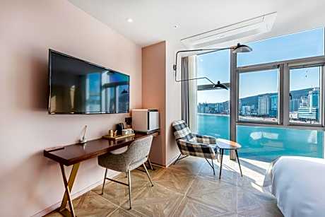 Golden Suite with Sea View