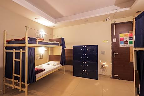 8-Bed Mixed Dormitory Room