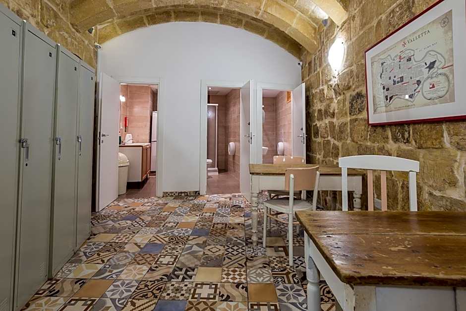 Dormitory shared hostel by Vallettastay