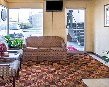 Economy Inn & Suites