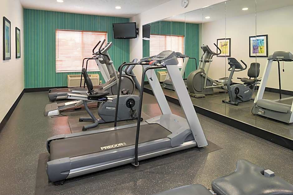 Holiday Inn Express Hotel & Suites Omaha West By IHG