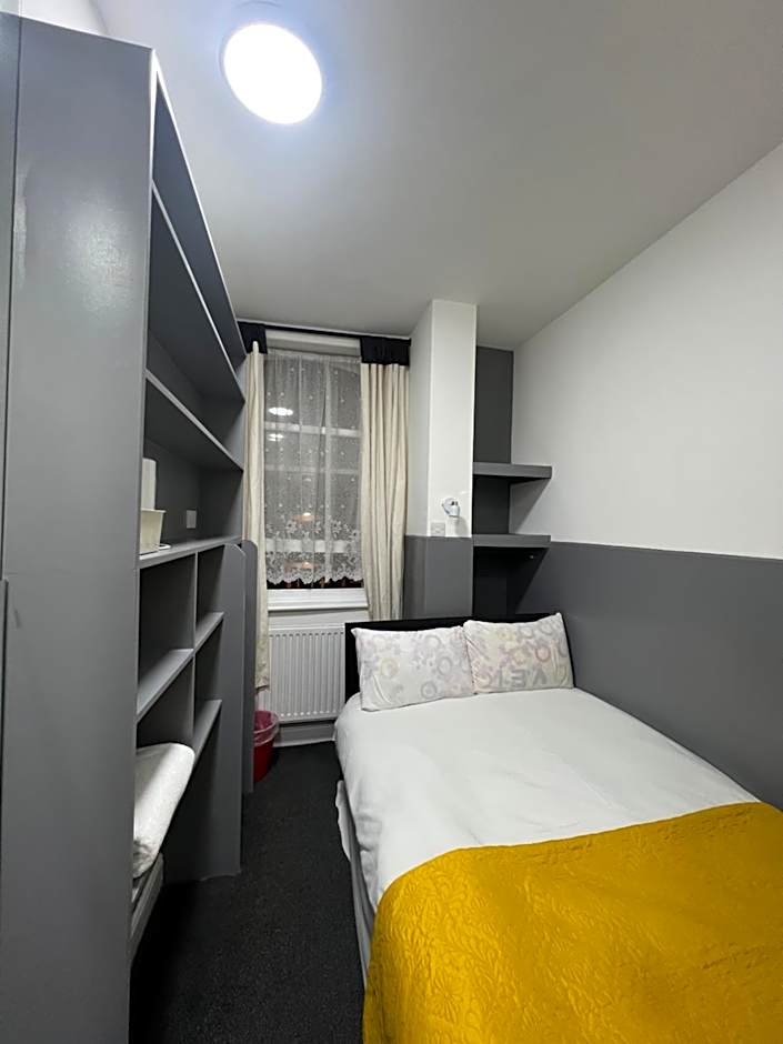 Plaza London Hotel