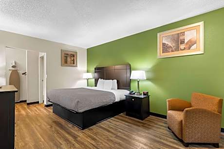 1 King Bed, Nonsmoking