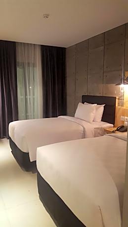 Deluxe Double or Twin Room with Balcony