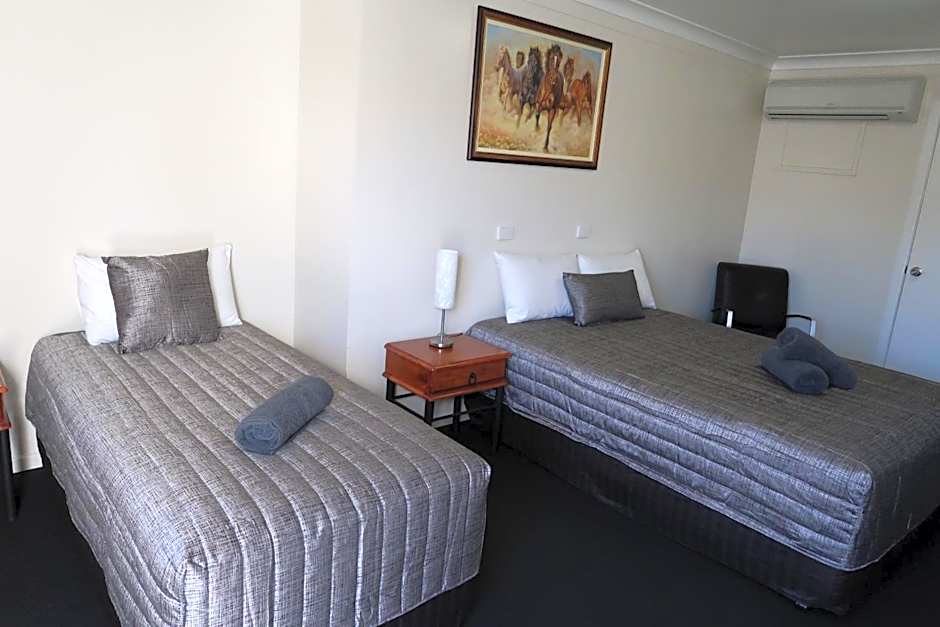 Charleville Waltzing Matilda Motor Inn