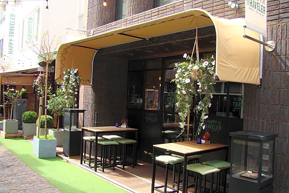 Hotel The Happy Traveler