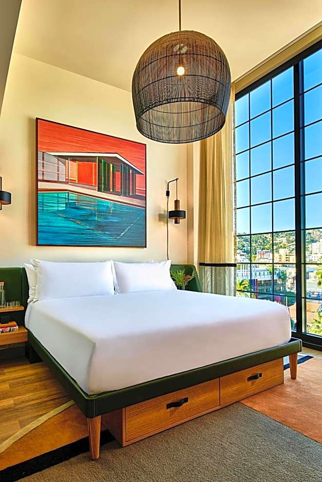 Hollywood Volume, a Tribute Portfolio Hotel