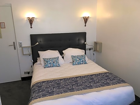 Double Room with Air Conditioning