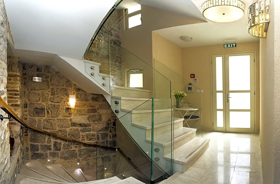 Aspalathos Residence