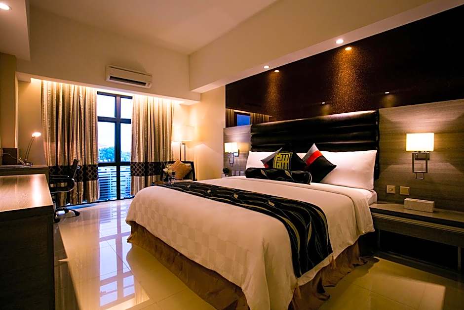 Photo 1 of 5 of Deluxe 1 King Bed