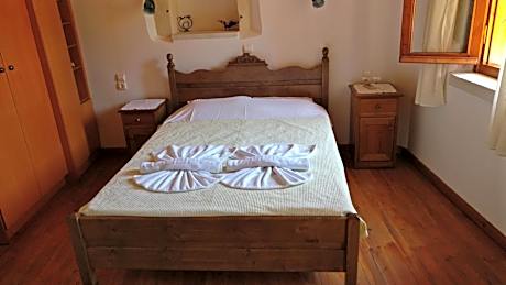 Patriko Traditional Stone Houses