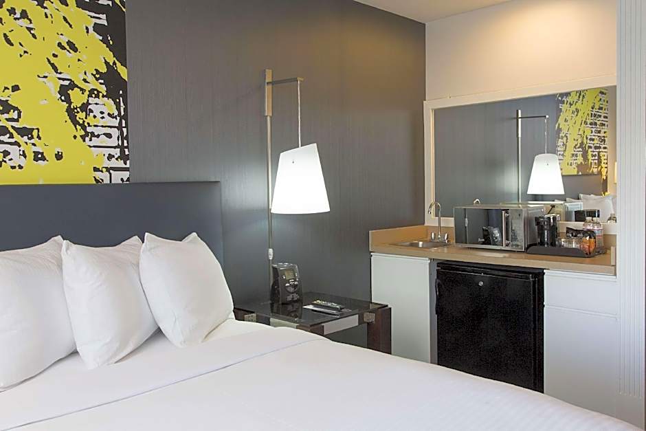 The Brookshire Suites, BW Premier Collection