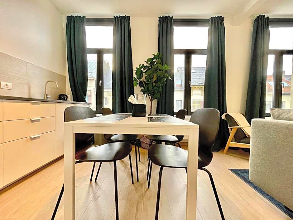 OneLuxStay near Fashion District