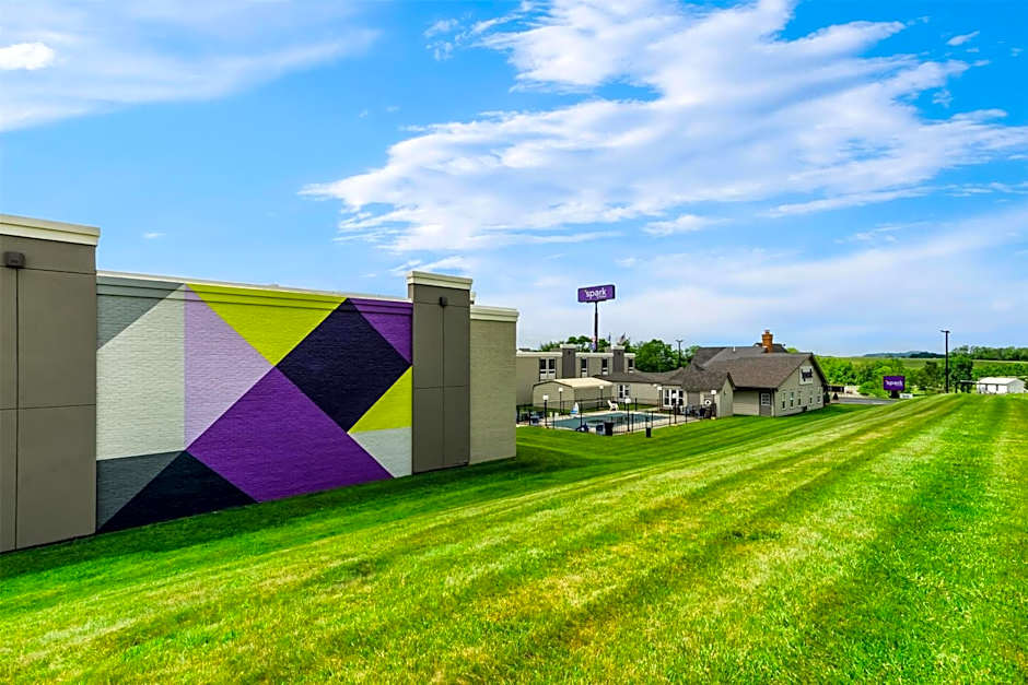 Spark by Hilton Wytheville Holston Rd I 81