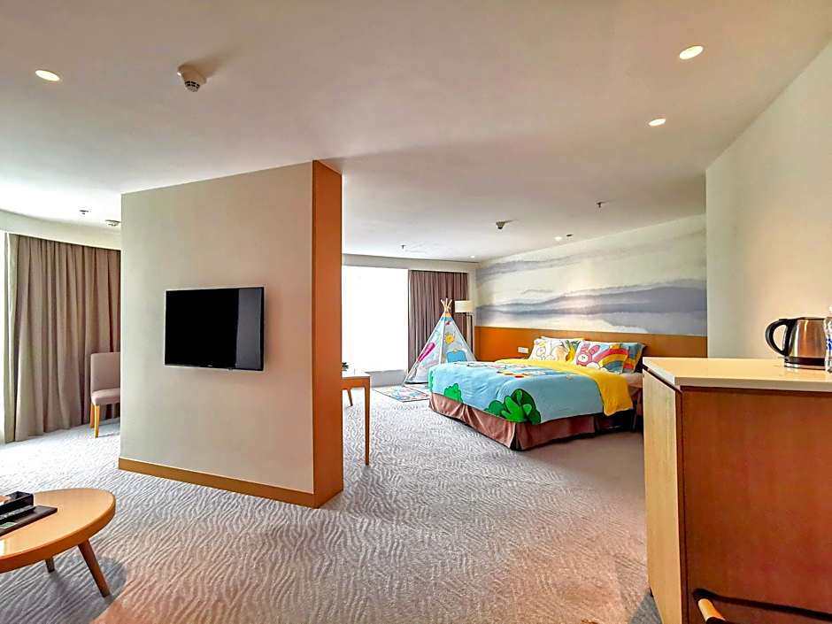 Photo 1 of 5 of Junior 1 King Bed Suite