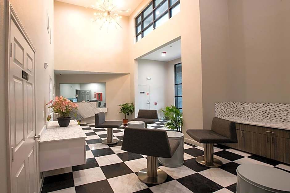 House Hotel