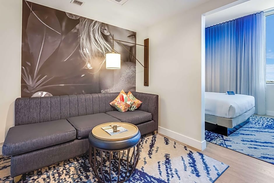 Serena Hotel Aventura, Tapestry Collection By Hilton