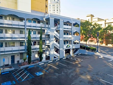 Days Inn by Wyndham San Diego/Downtown/Convention Center