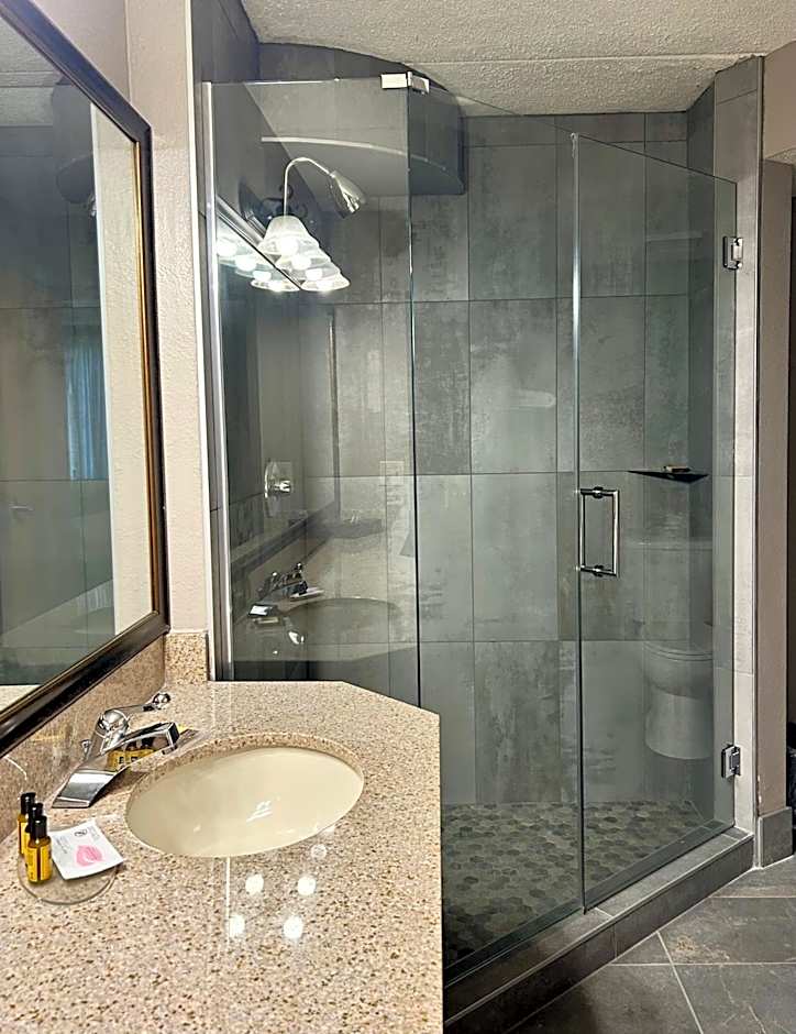 Best Western Plus Kelly Inn