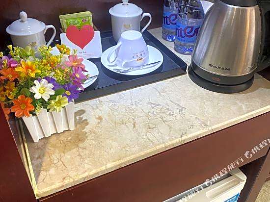 Guangzhou Golden Eagle Hotel (Yuexiu Park Xiaobei Metro Station)