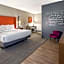 La Quinta Inn & Suites by Wyndham Orange County - Santa Ana
