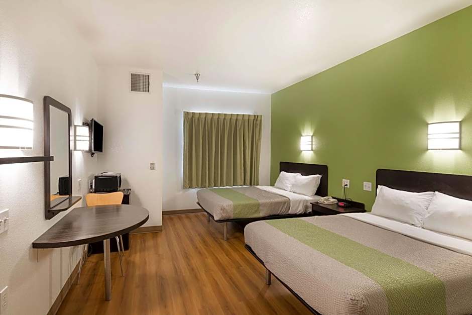 Motel 6-Hillsboro, TX