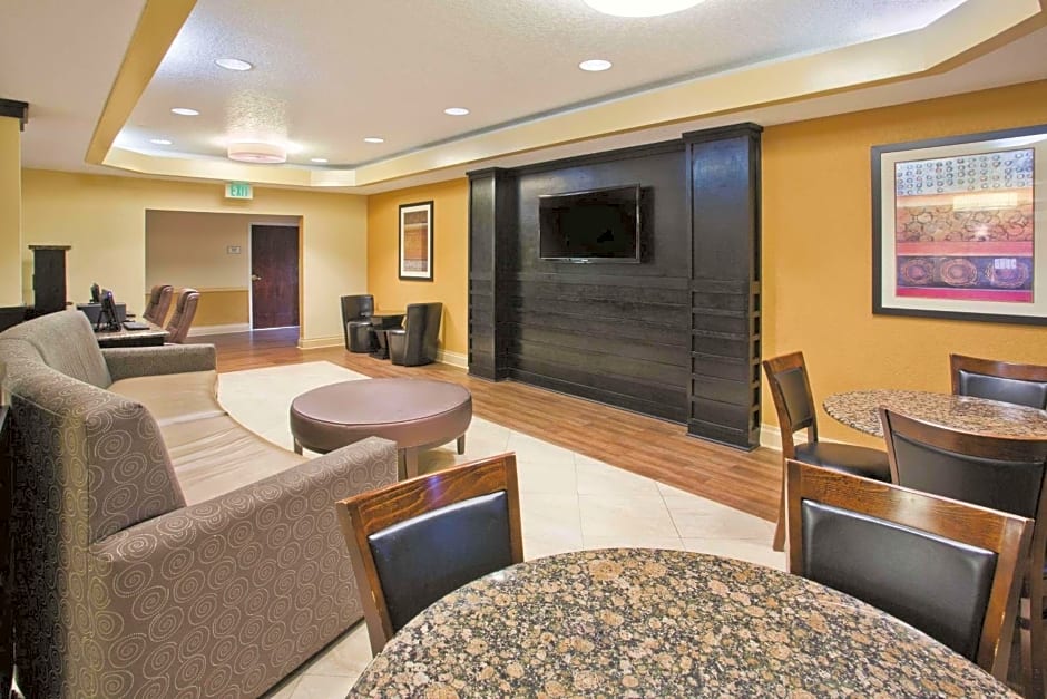 La Quinta Inn & Suites by Wyndham Hot Springs