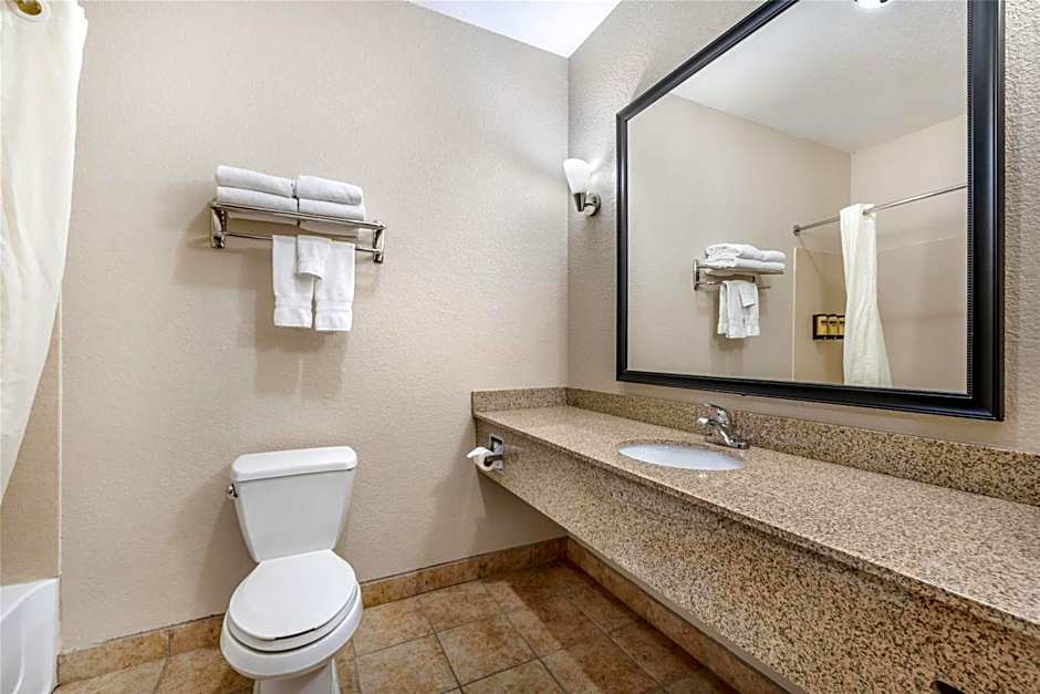 Best Western Plus Eastgate Inn & Suites