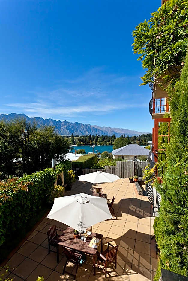 Browns Boutique Hotel