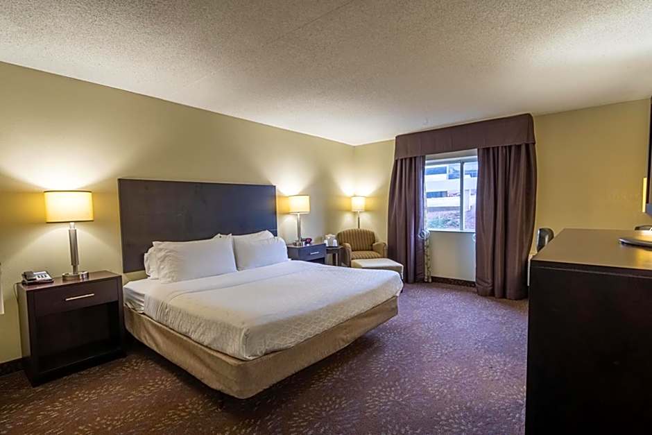 Holiday Inn Express Hotel & Suites Pittsburgh Airport By IHG