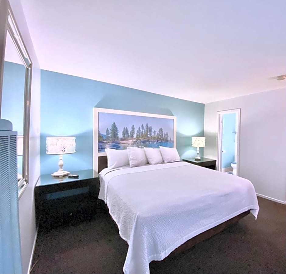Bluebird Day Inn & Suites