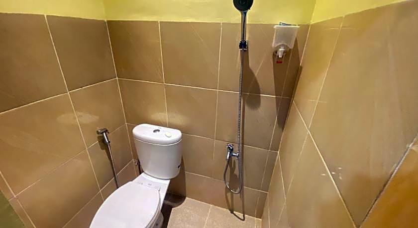 Homestay RN near Taman Bambu Runcing Polewali Mitra RedDoorz