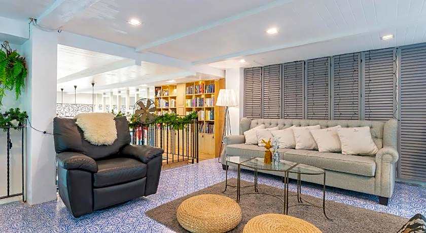 White Ivory Bed and Breakfast