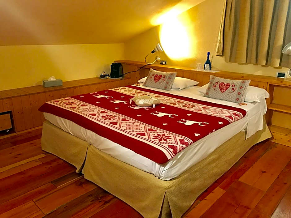 Shatush Hotel