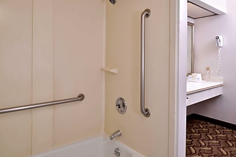 1 King Bed, Mobility Accessible, Communication Assistance, Bathtub, Non-Smoking, Continental Breakfa