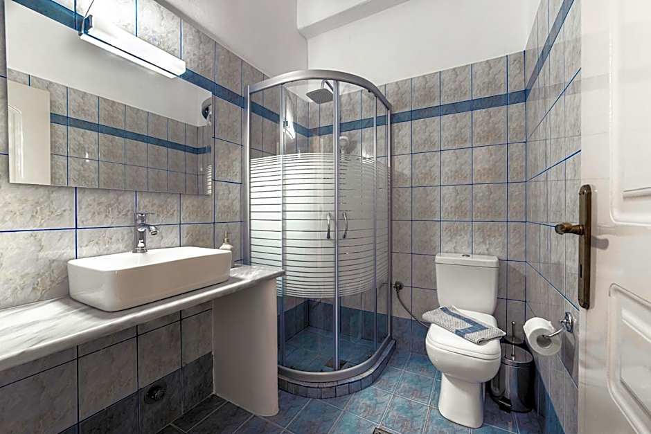 Zdjęcie 1 z 9 — 1 Double Bed or 2 Beds, Partial Sea View