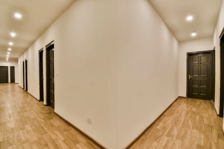 OYO Townhouse 182 Menka