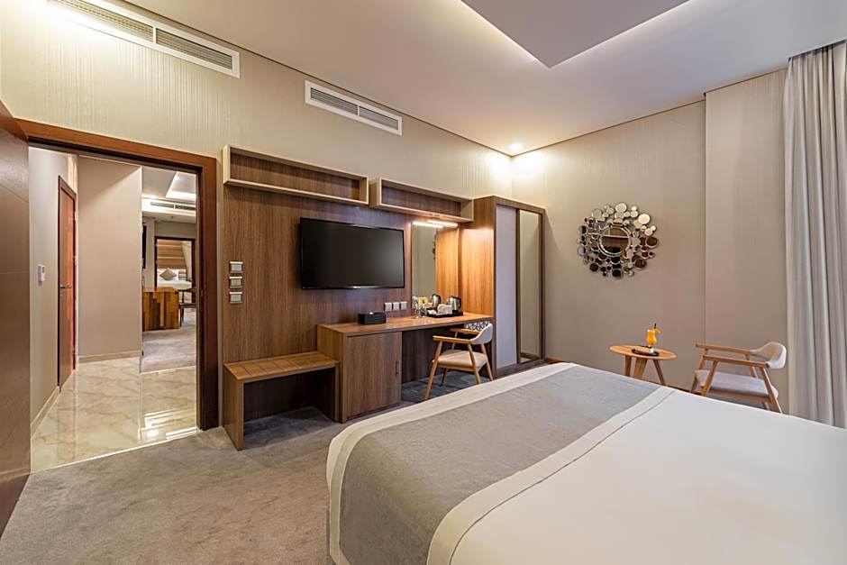 Crown Rose Al Sahafa Hotel