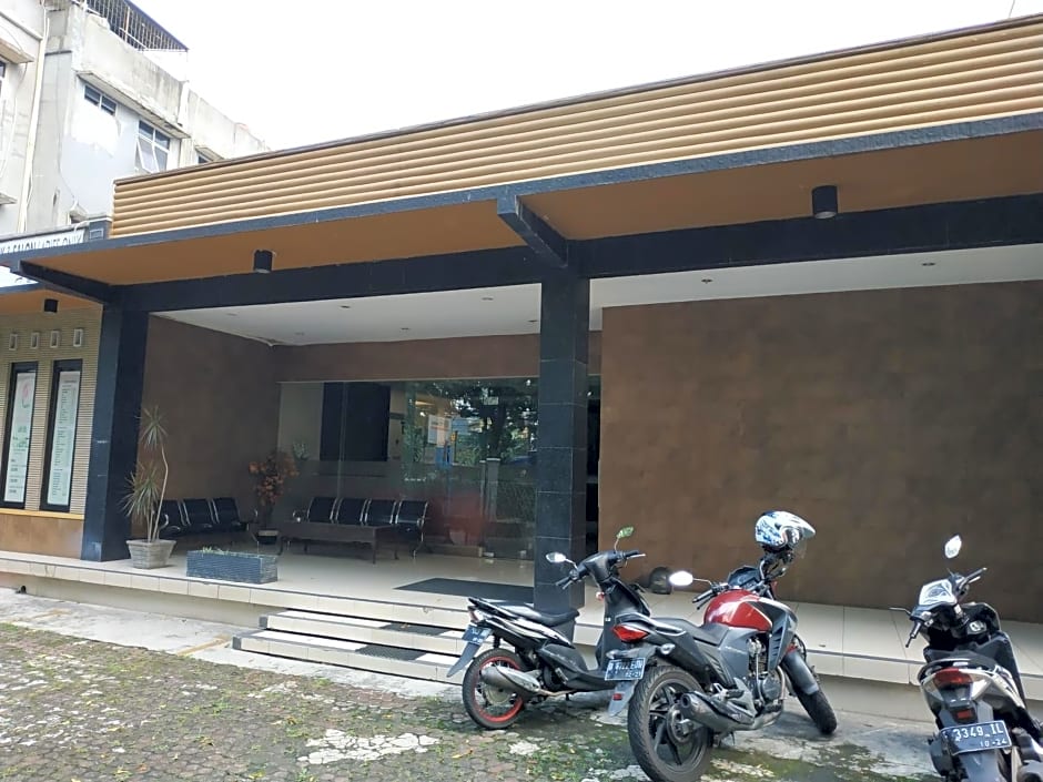 SPOT ON 3858 Elsana Transit Hotel