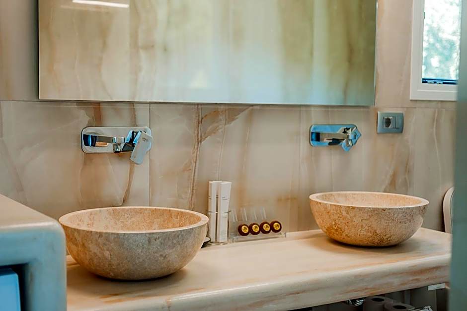 Natura Luxury Suites Parga