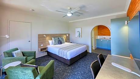Hamilton Henry Parkes Motor Inn