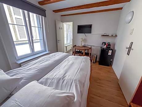 Basic Double Room