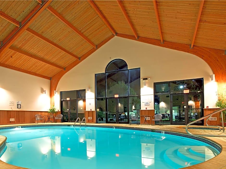 Holiday Inn Express Hotel & Suites Harrison By IHG