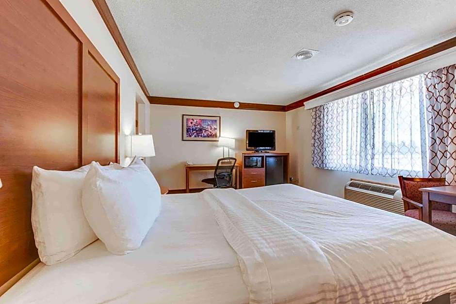 Best Western Movie Manor
