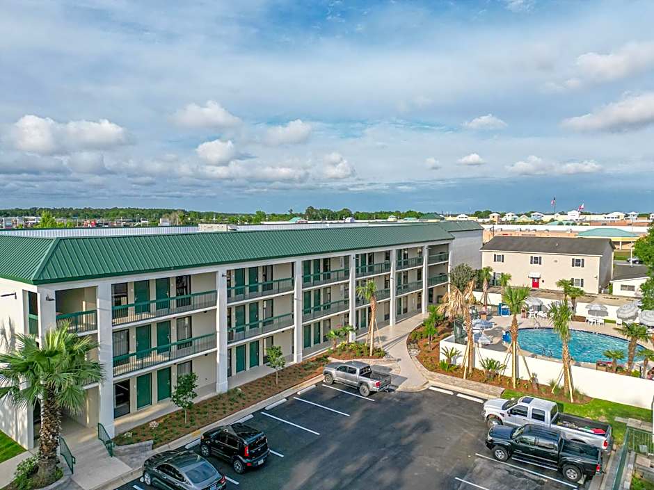 Econo Lodge Inn & Suites Foley-North Gulf Shores