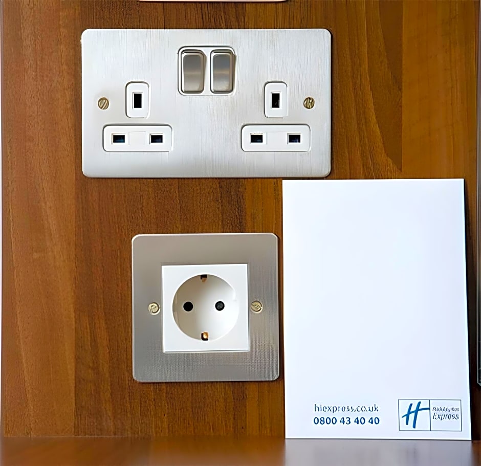 Holiday Inn Express London Gatwick Crawley By IHG