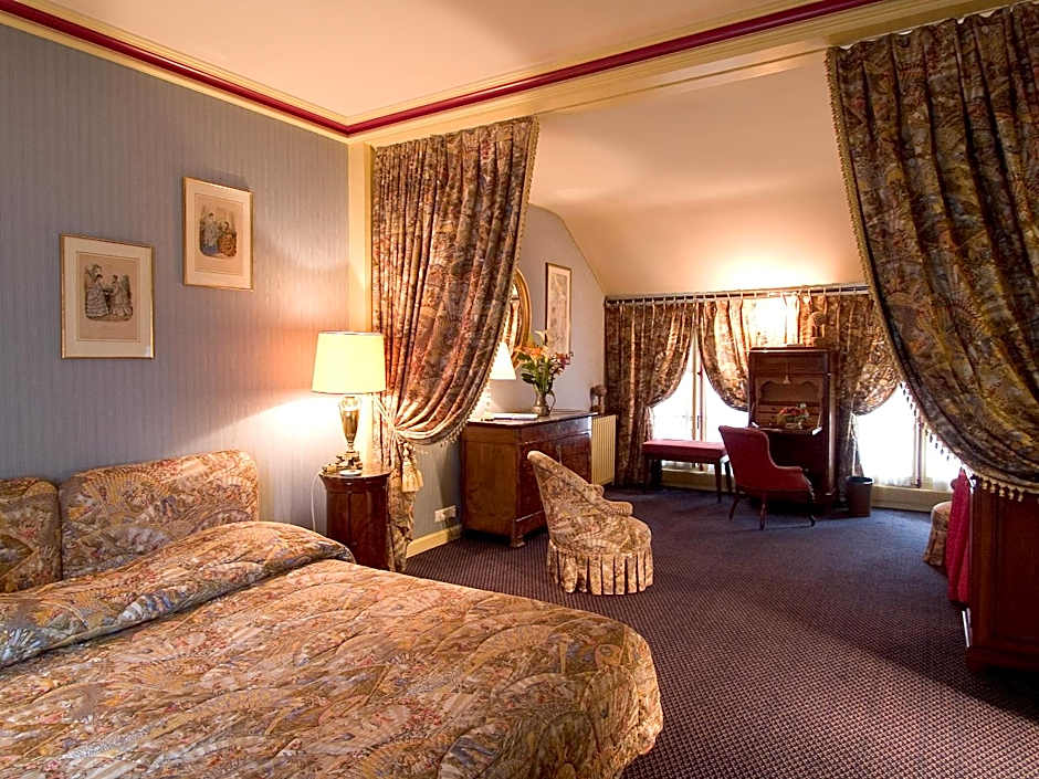 Photo 1 of 6 of Deluxe Room