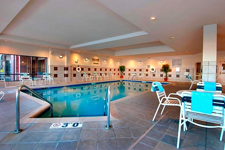 Courtyard by Marriott Madison East