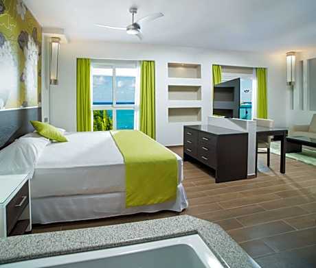 Junior Suite Ocean Front